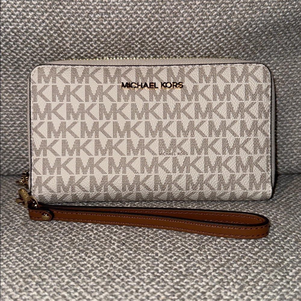 Michael Kors Jet Set Vanilla Monogram Wristlet NEW MSRP 258